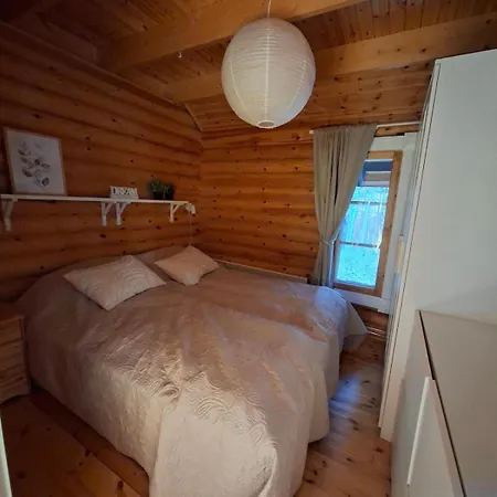 Log In Pomarkku, Valkjaervi Chalet *